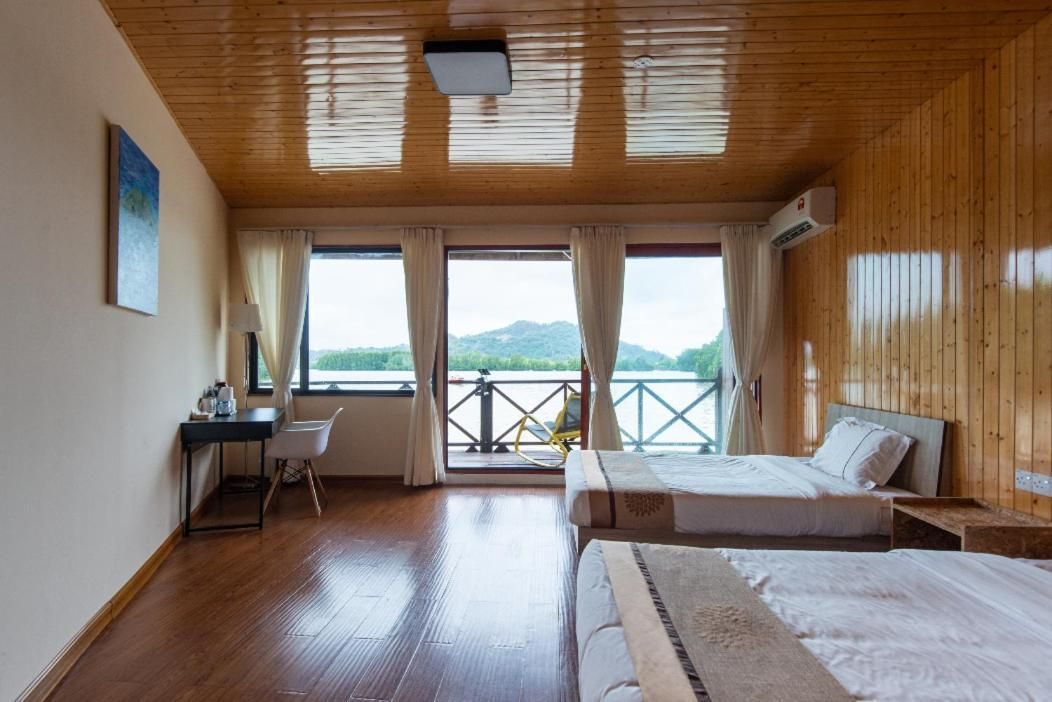 2 Twin Lagoon View