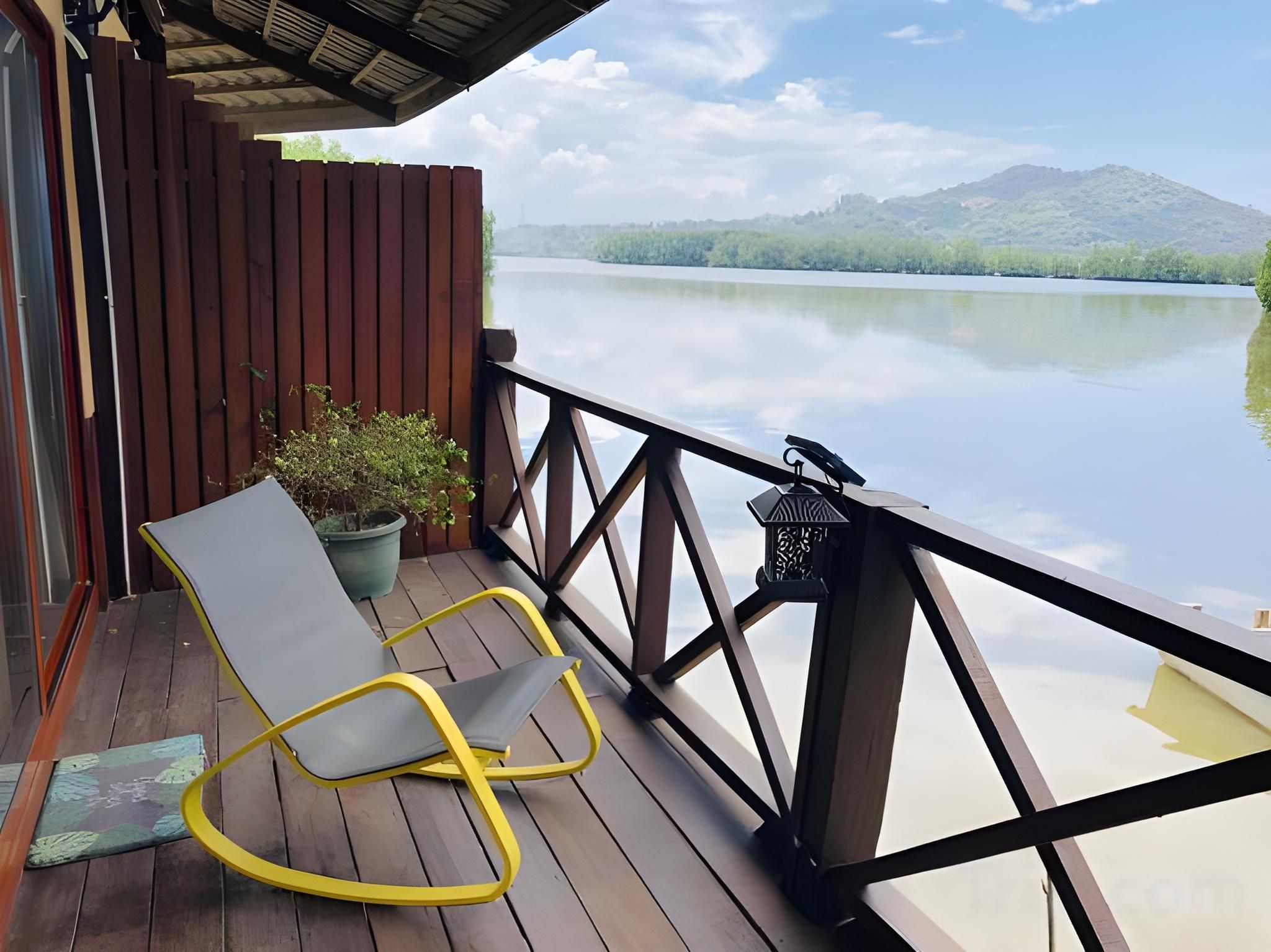 2 Twin Lagoon View