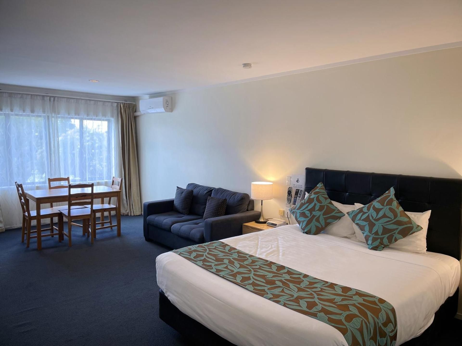 Queen Studio (Upstairs)