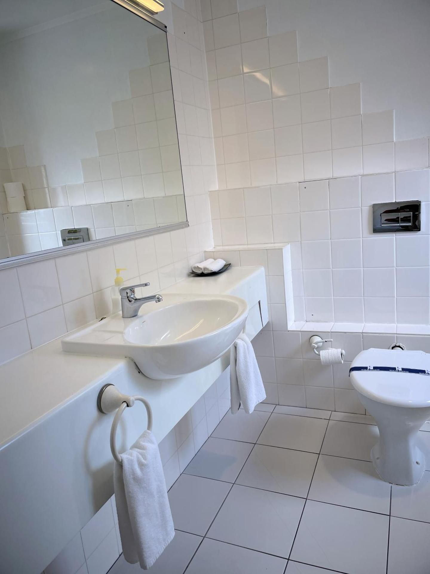 Queen Studio (Upstairs)