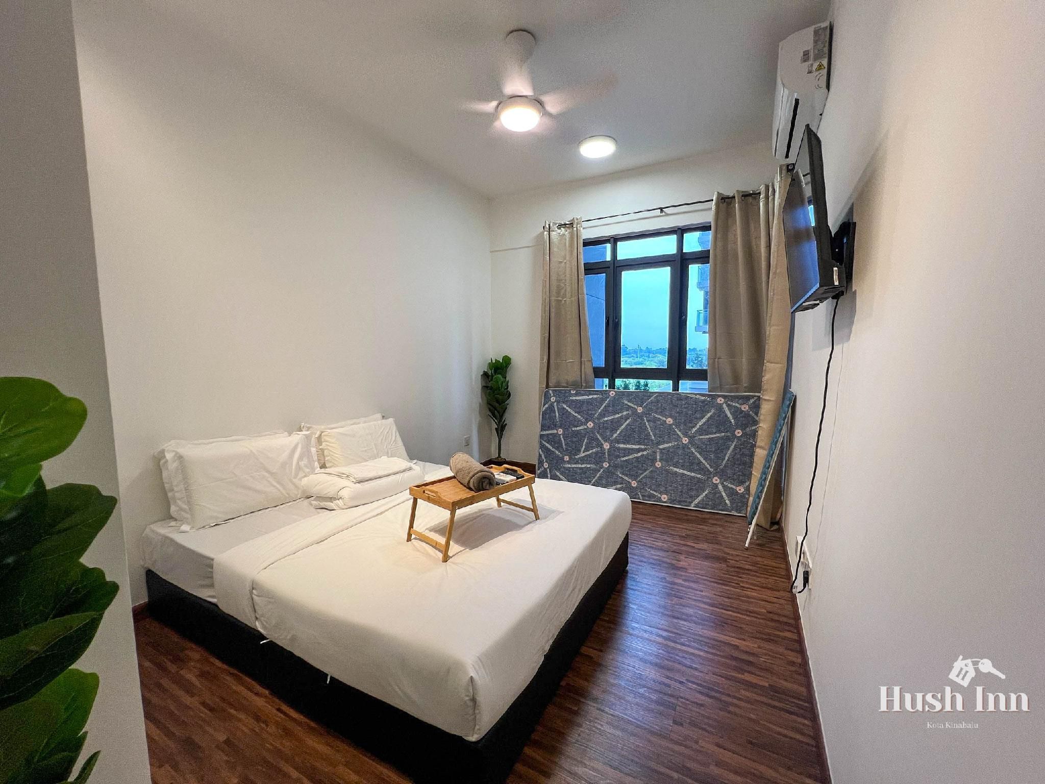 Pool View Apartment