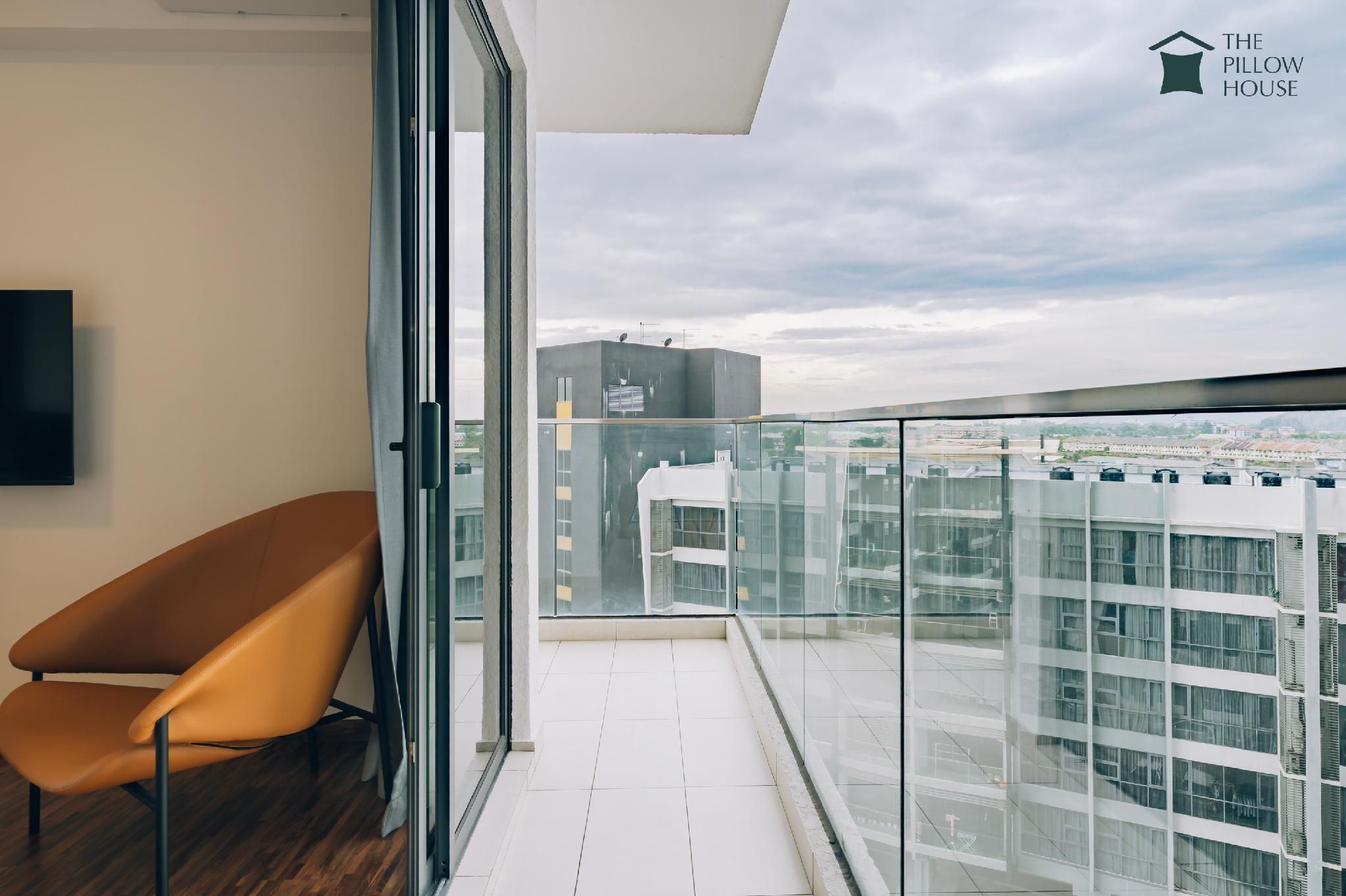 Deluxe Suite Balcony