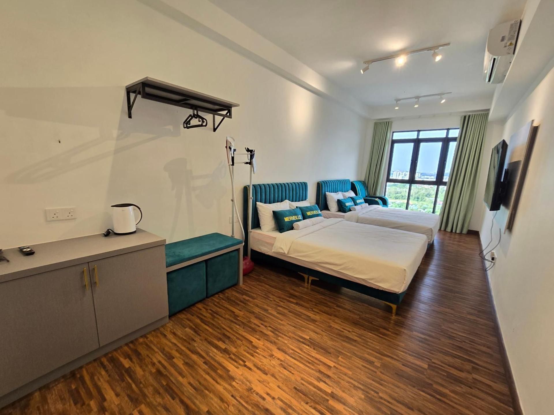 Suite with City View