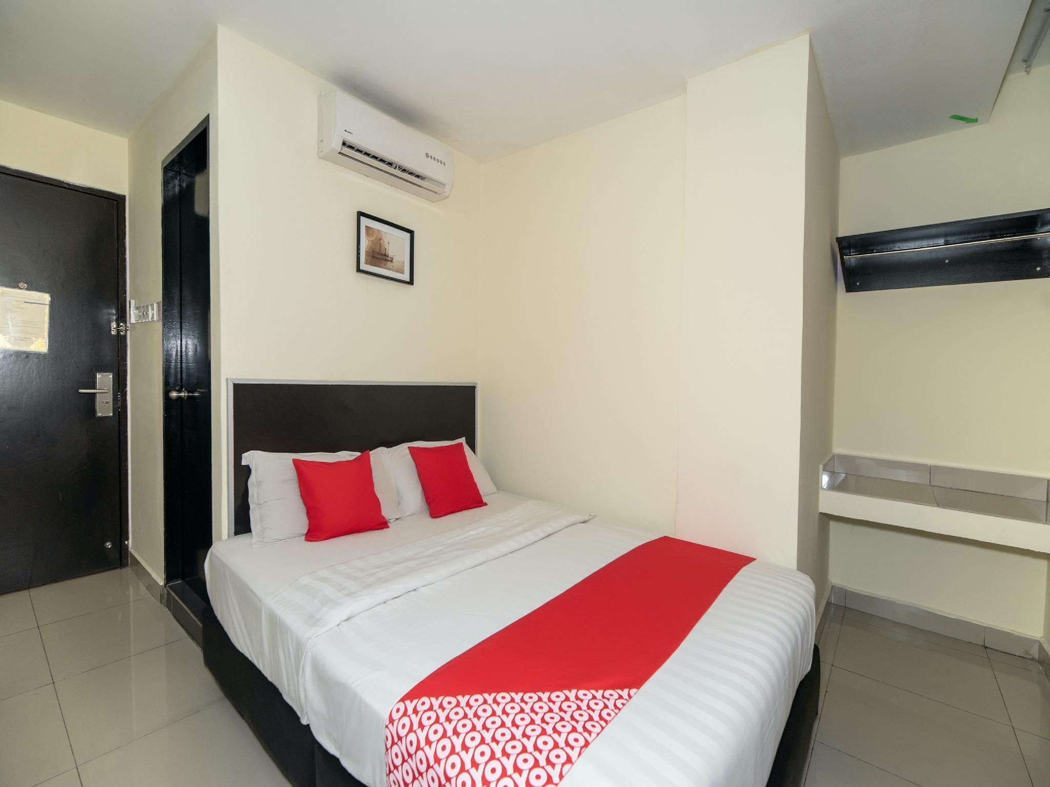 Deluxe Queen Room