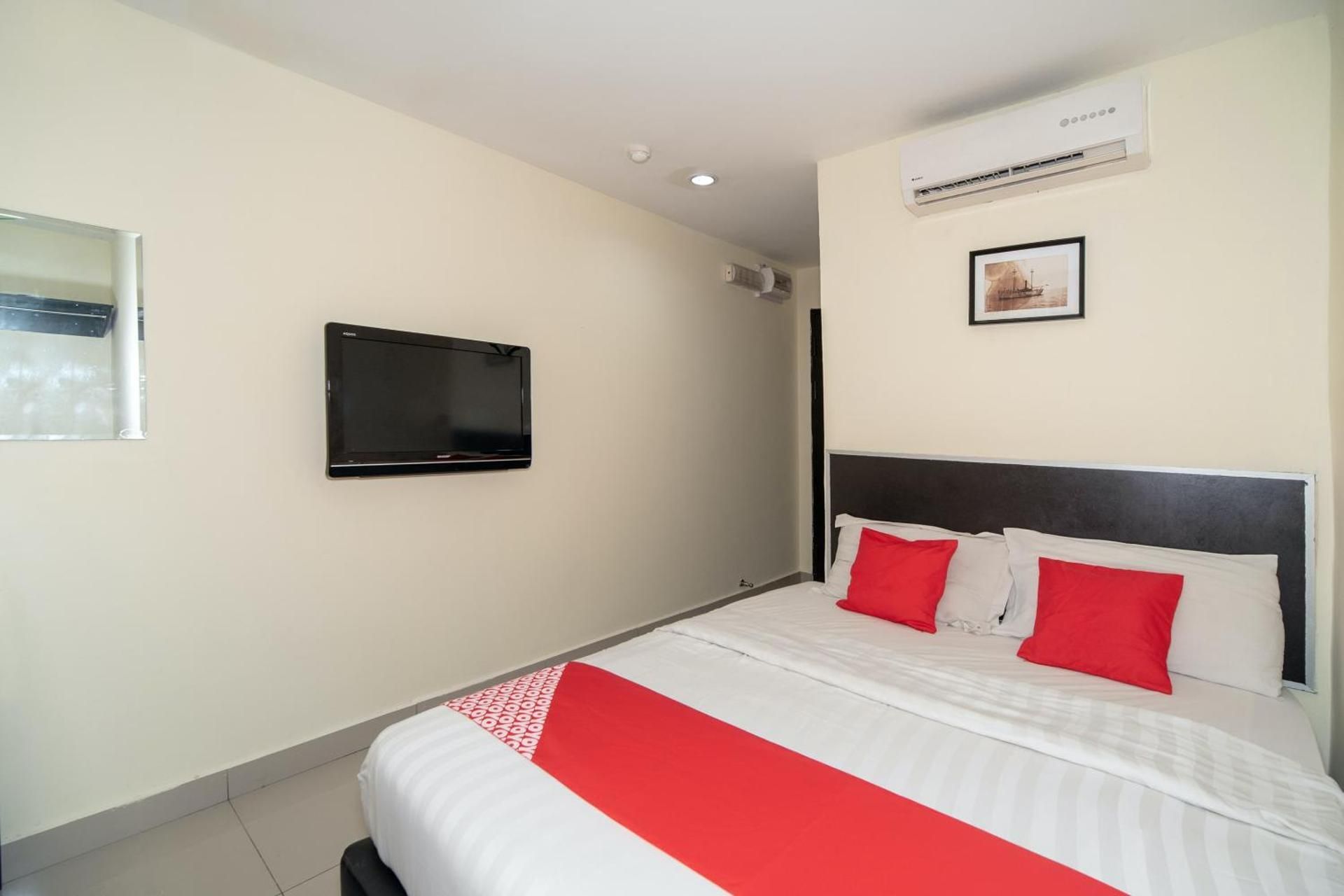 Deluxe Queen Room