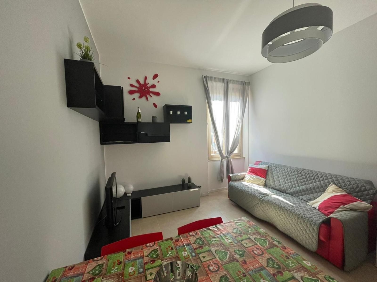 Two-Bedroom Apartment with Mountain View