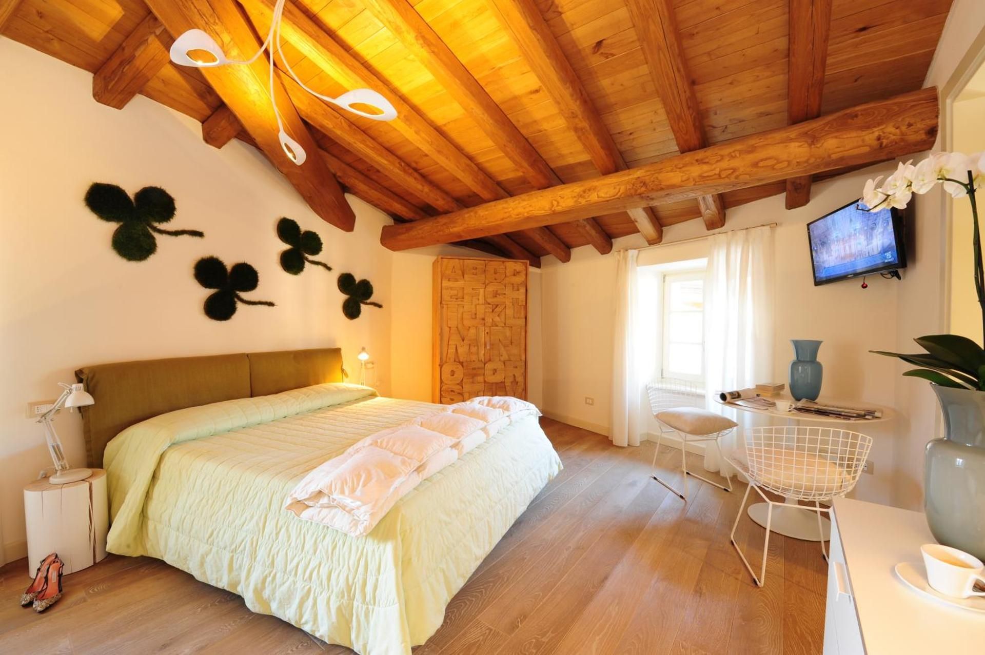 Junior Suite with Lake View