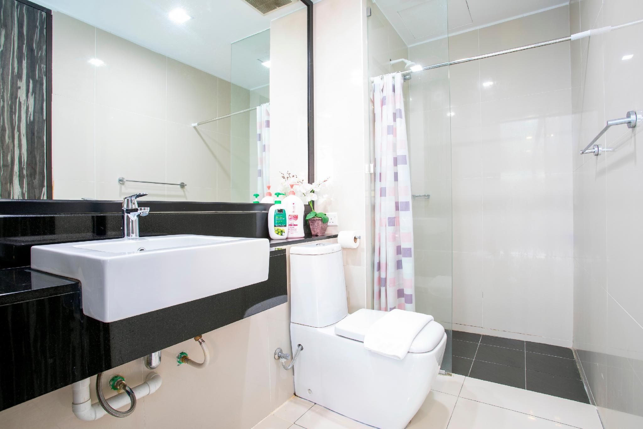 Deluxe 2-Bedroom Suite