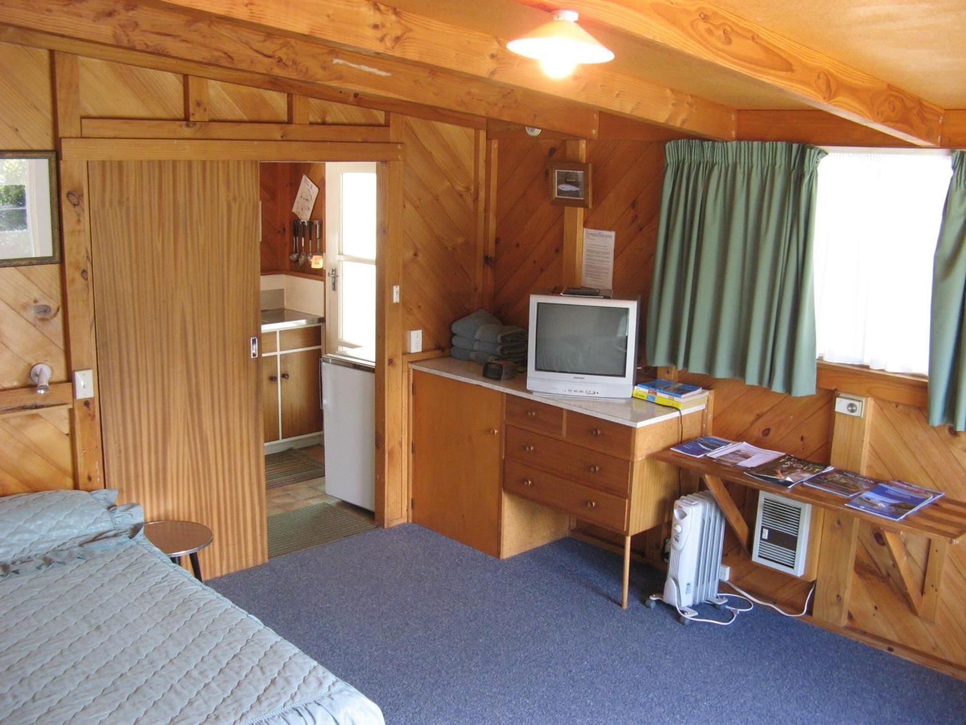 Tongariro River Motel Studio 3