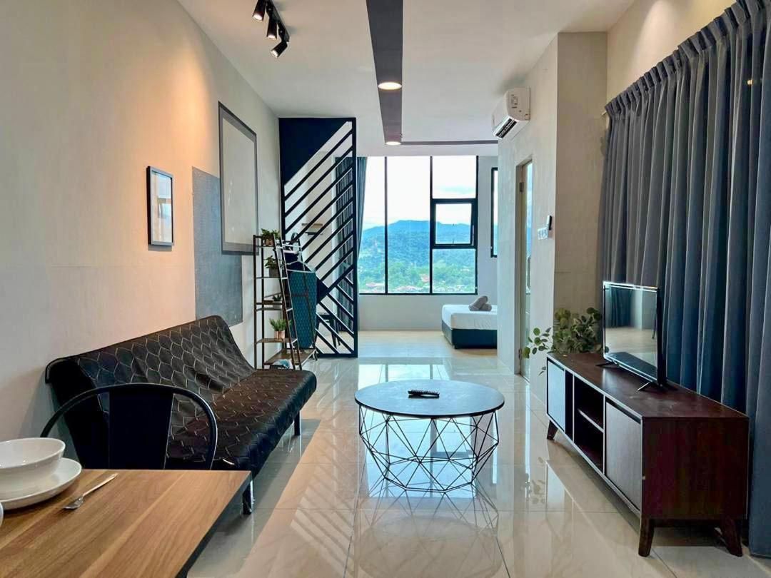 Two-Bedroom Apartment with Mountain View