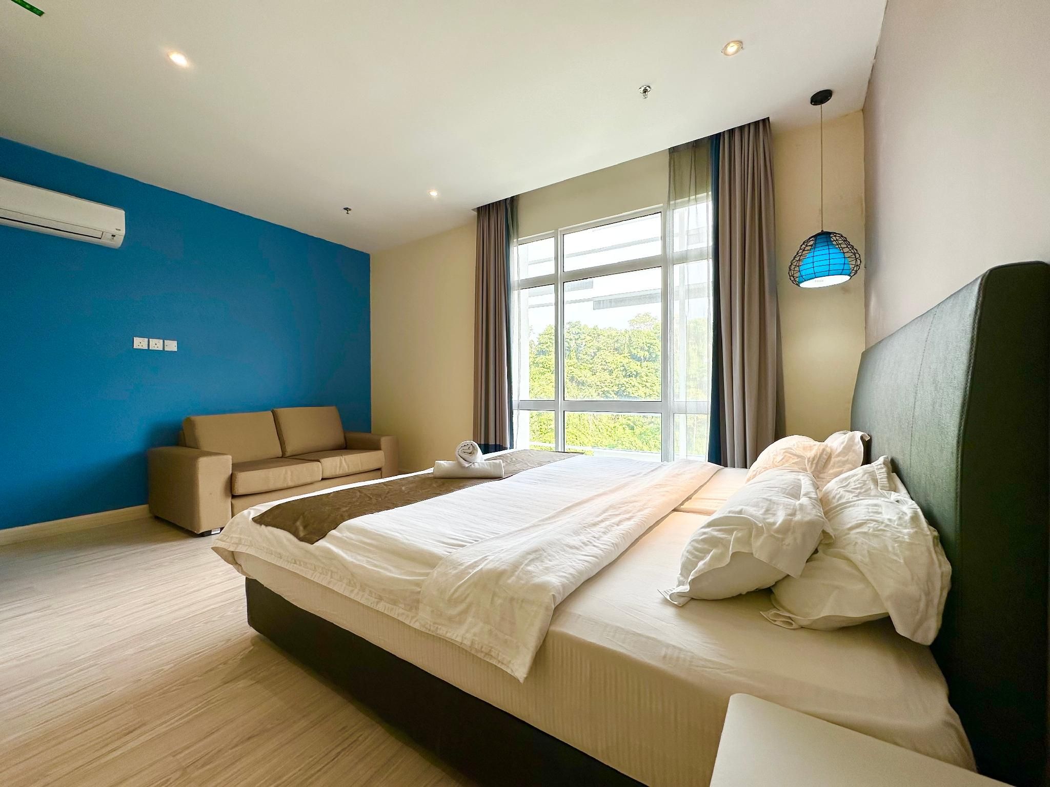 Corner 1-Bedroom King Suite