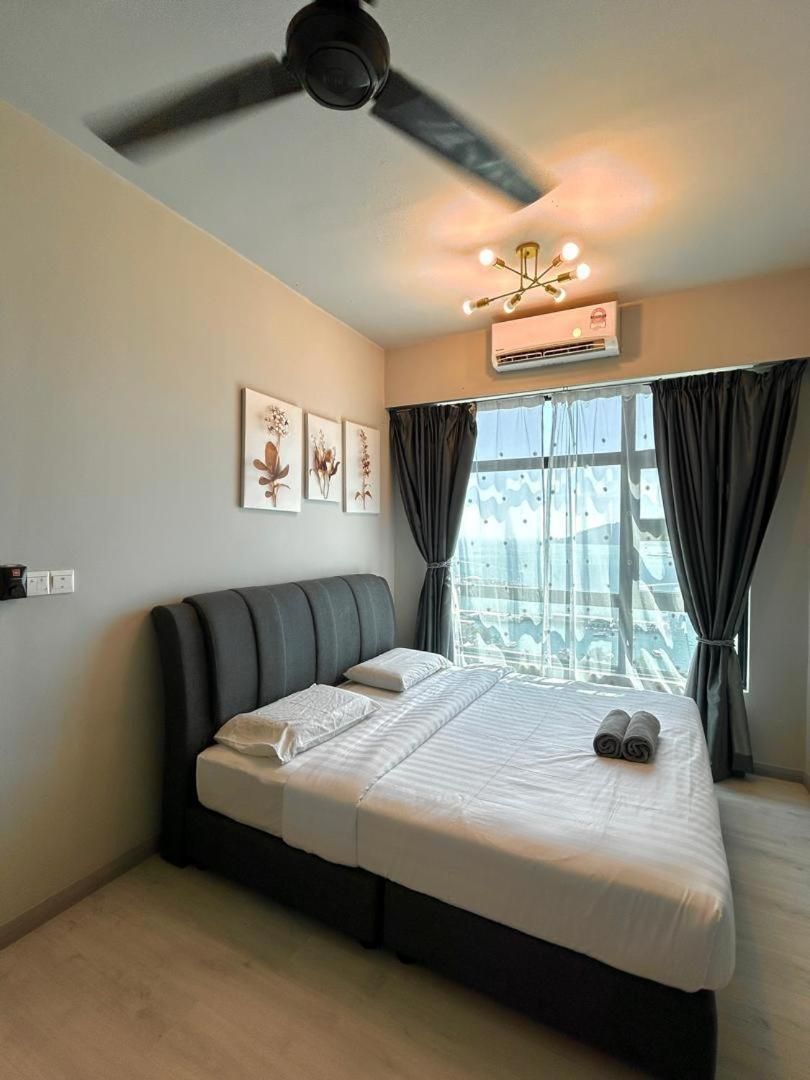Queen Suite with Sea View