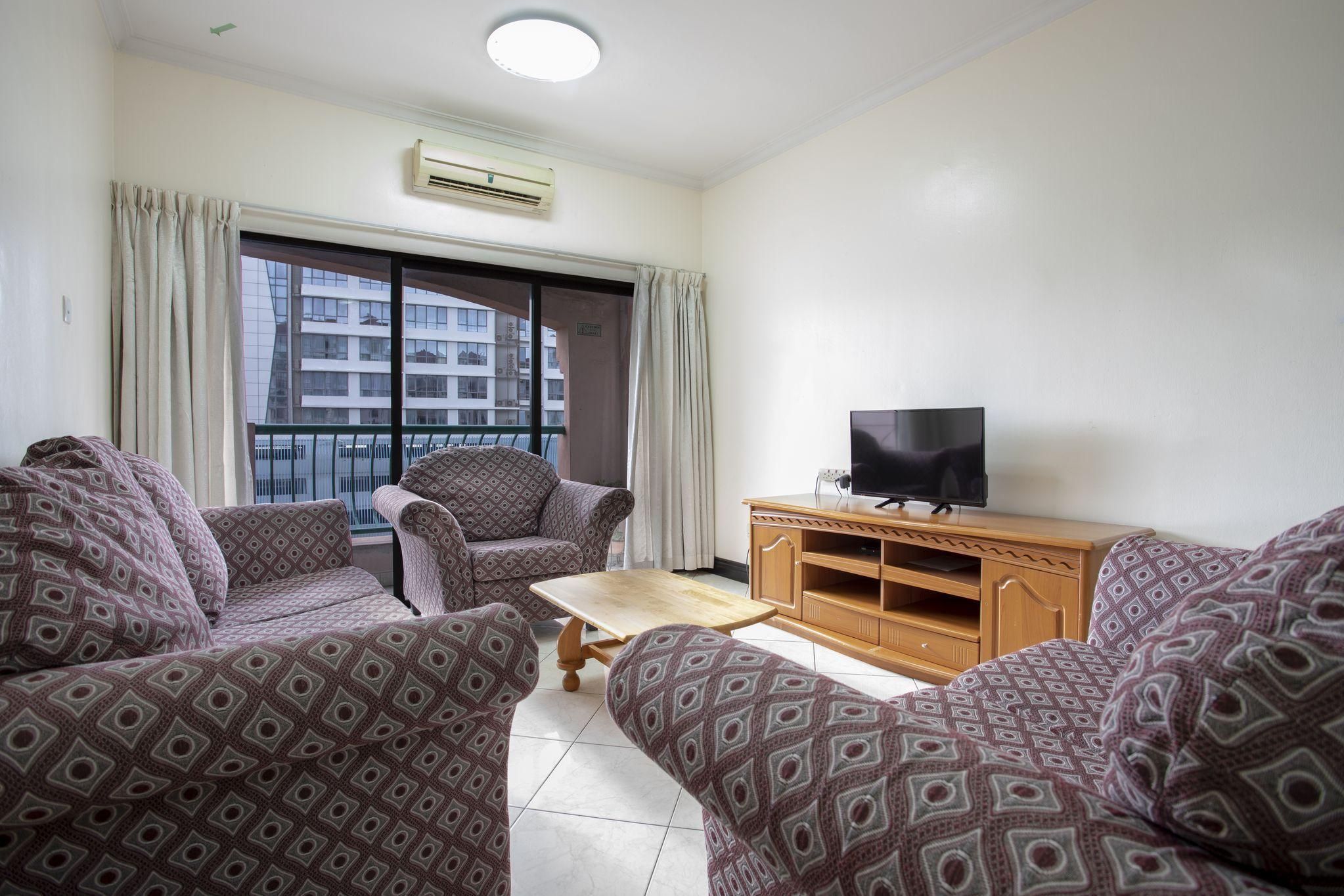2-Bedroom City View Apartment for 4 People with 1 Common Bathroom