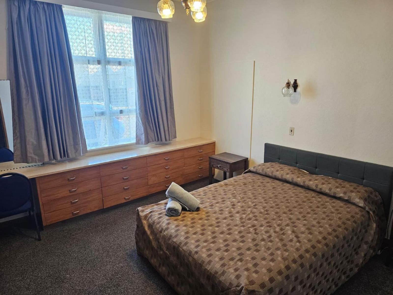Standard Queen Room