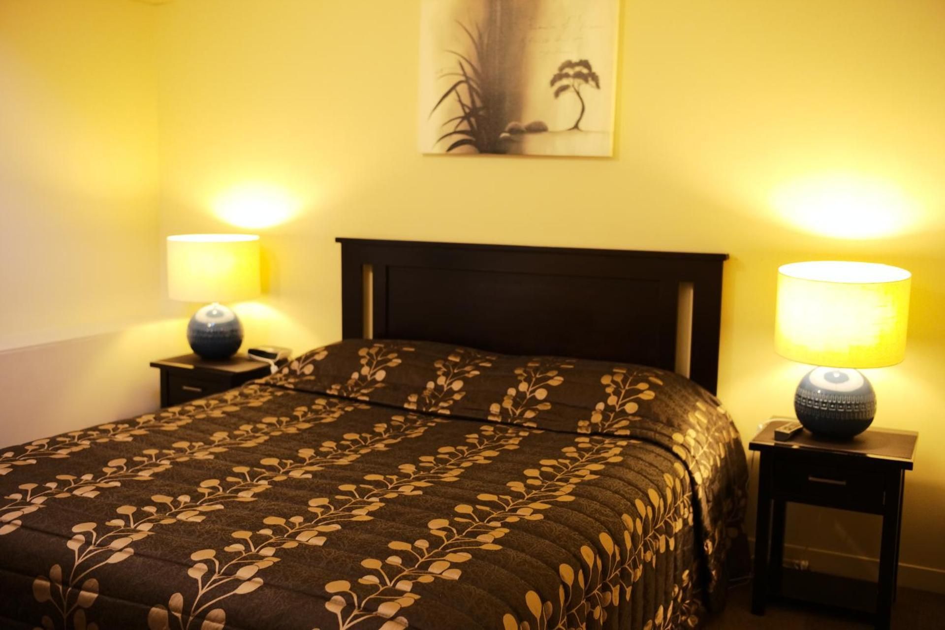 Kiwi Studios Motel Executive One-Bedroom Suite