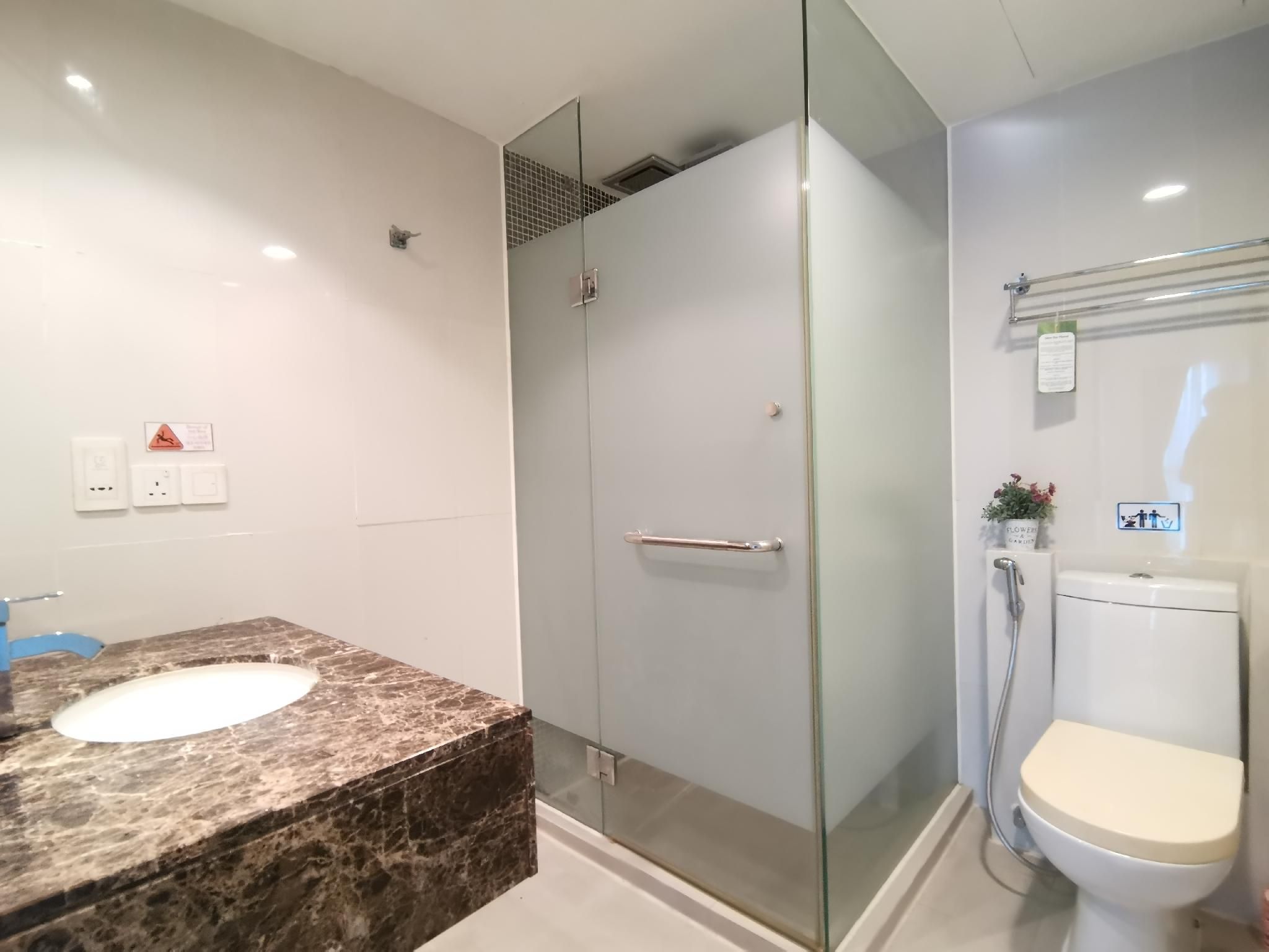 2BR Romantic