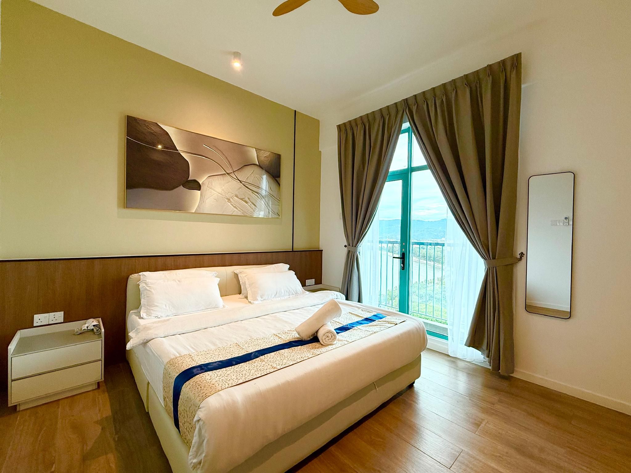 Sea View One Bedroom Suite with Balcony