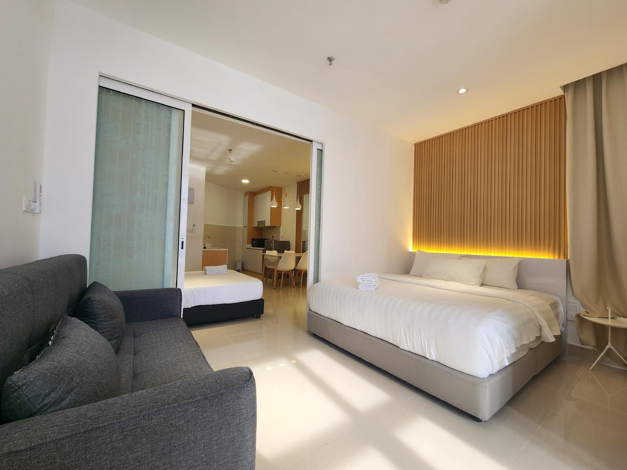 Quintuple Room