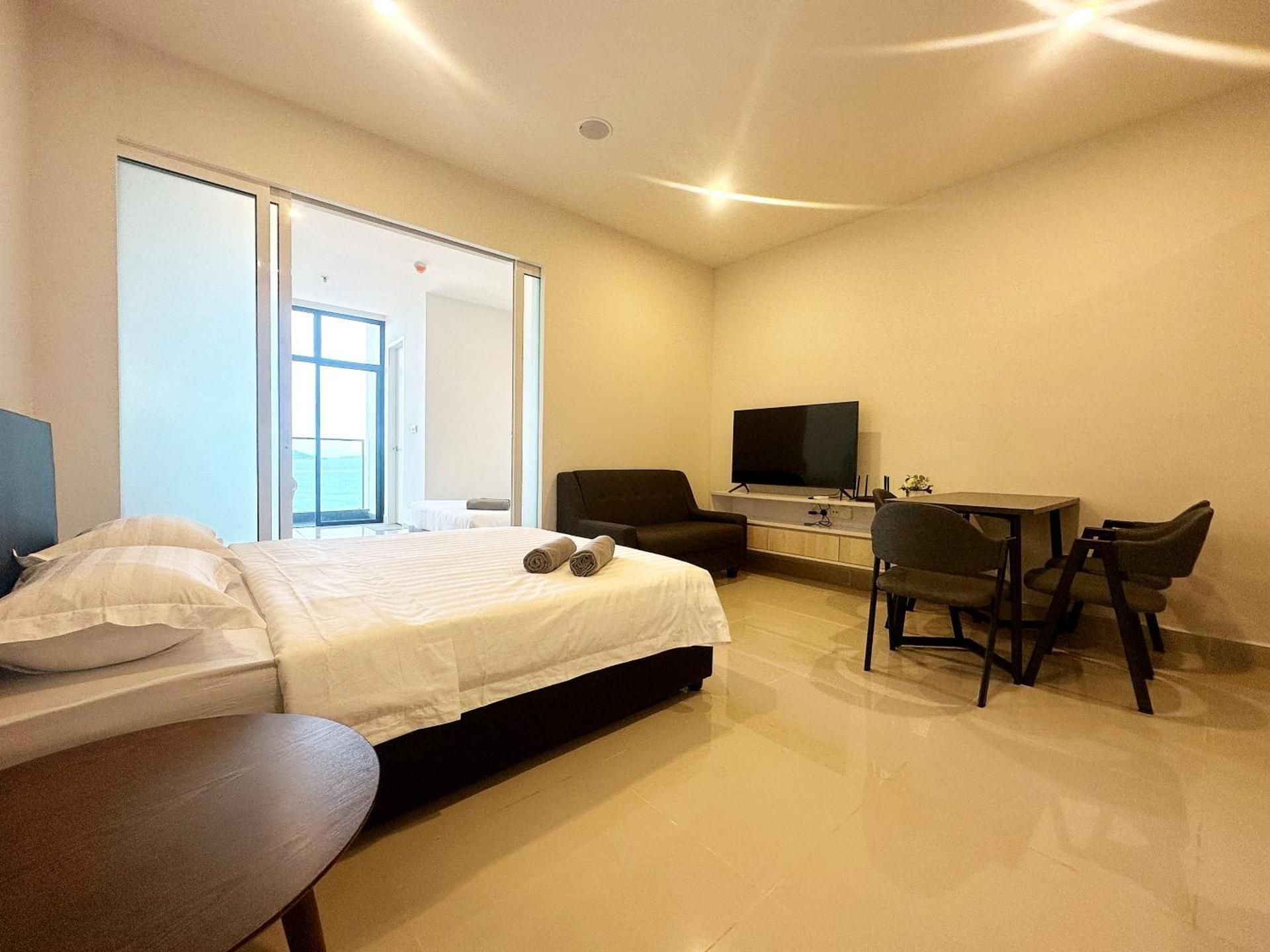 Deluxe Suite with Sea View