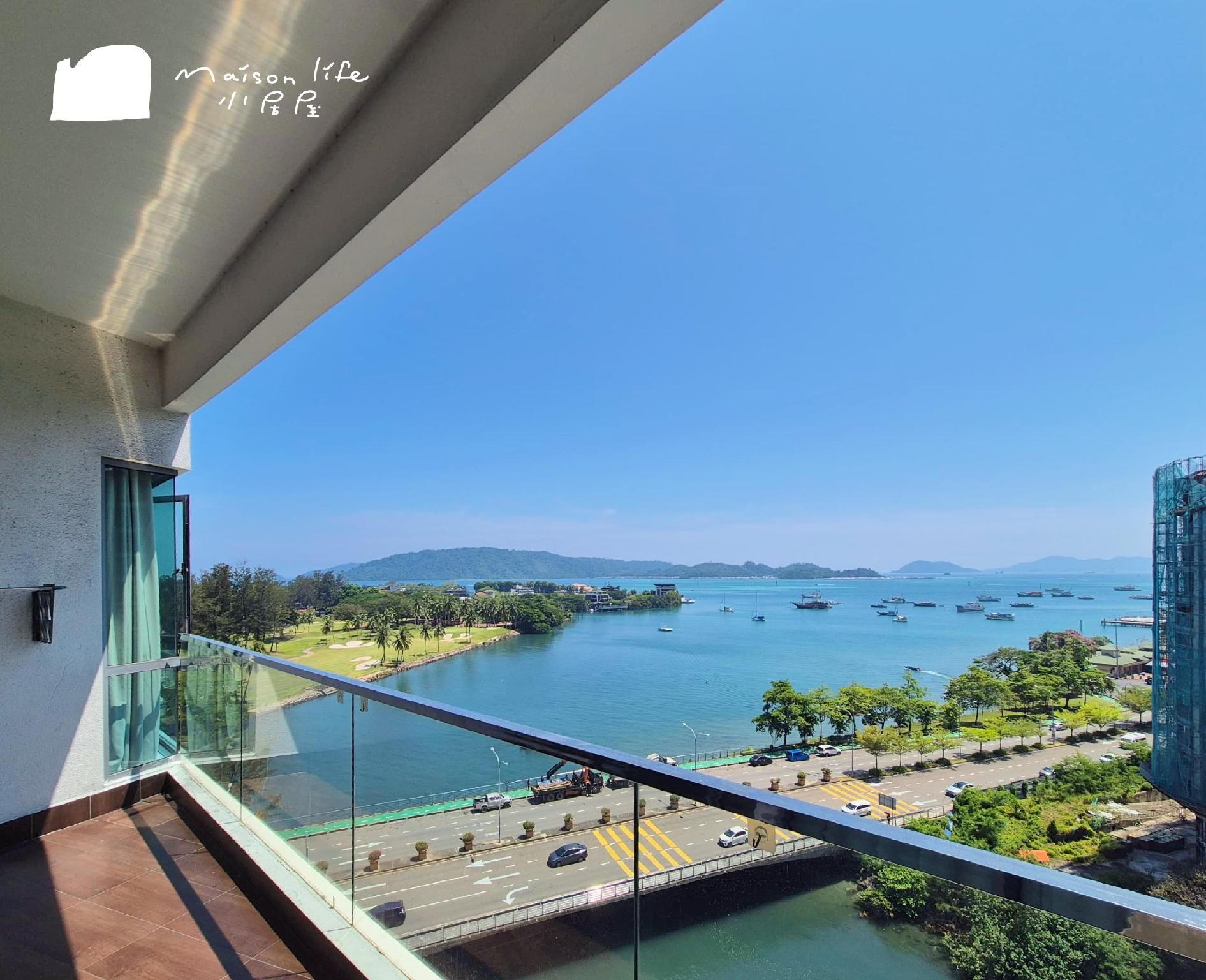 4 Bedroom Ocean View Suite with Balcony