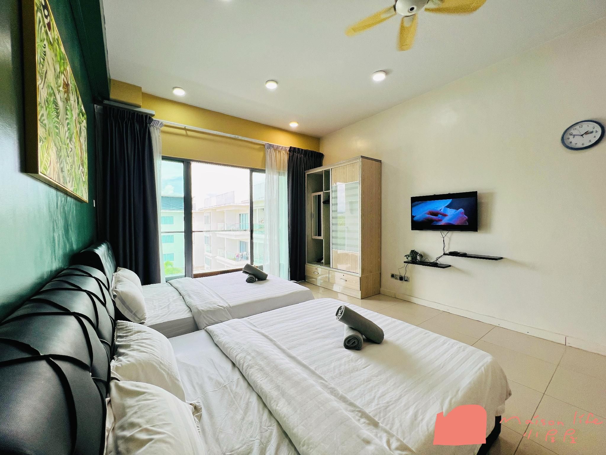 Studio Room