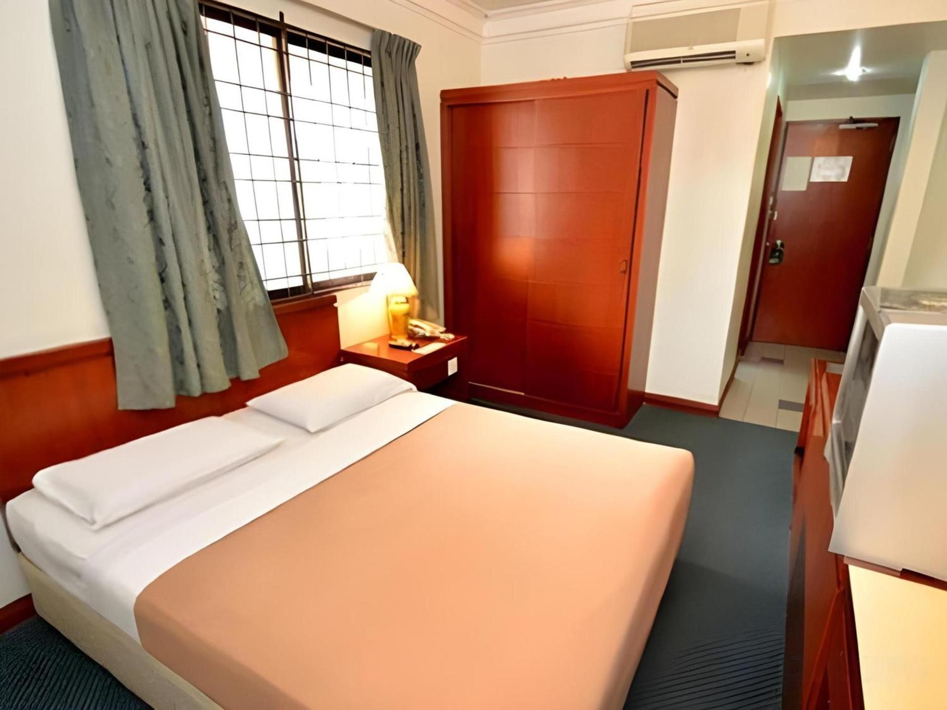 Deluxe Queen Room