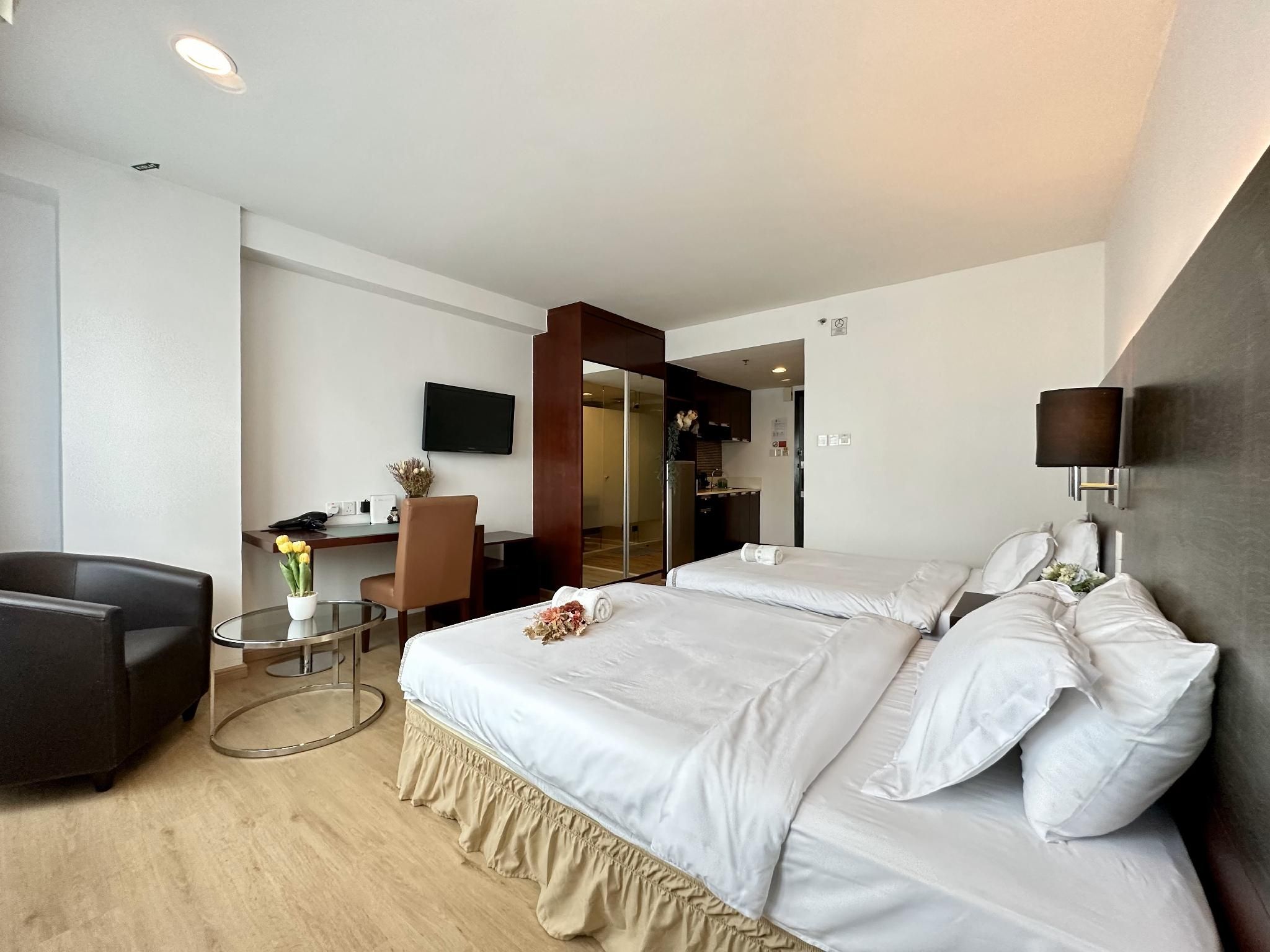 Twin Room with Private Bath