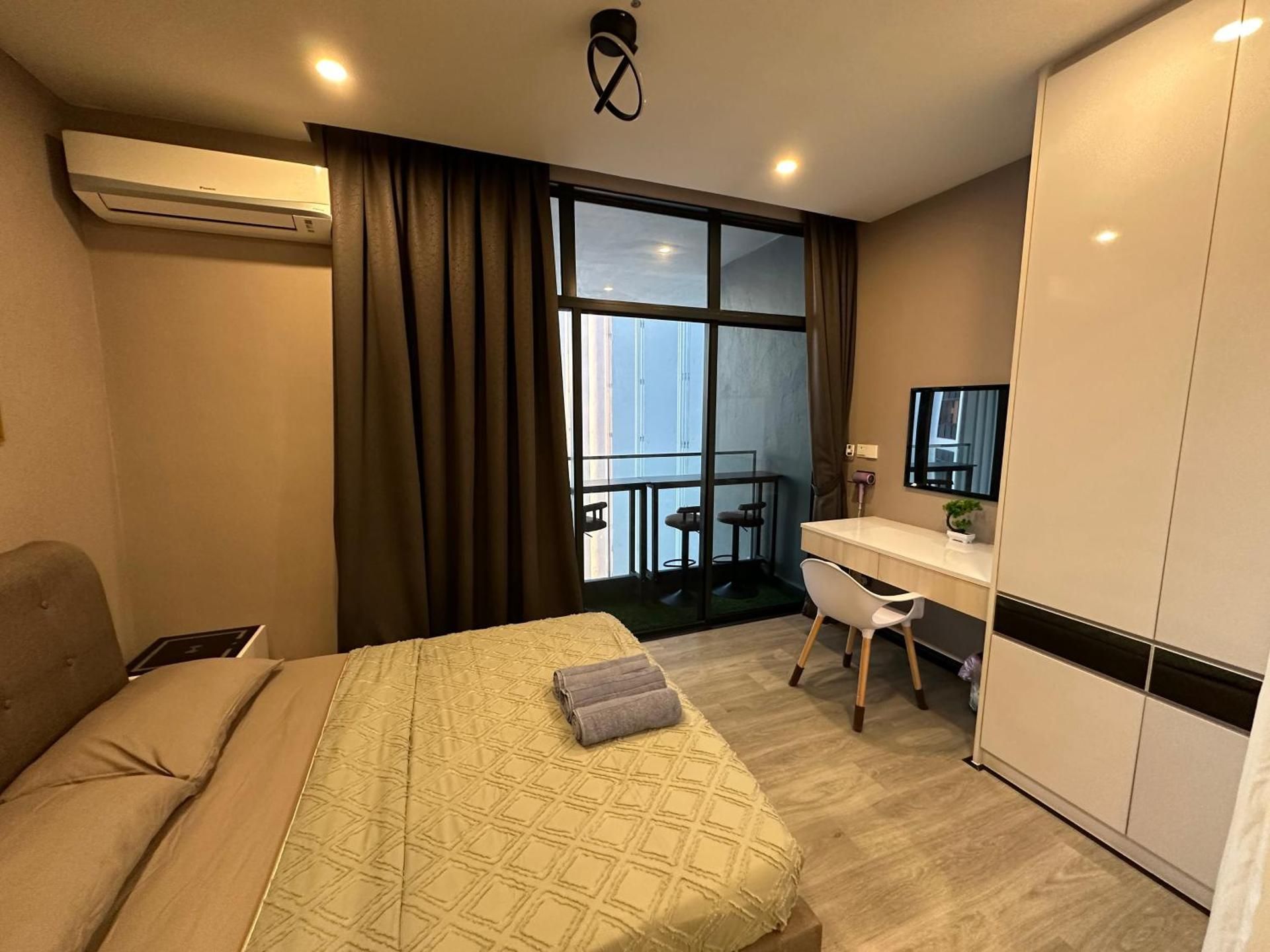 One-Bedroom Apartment