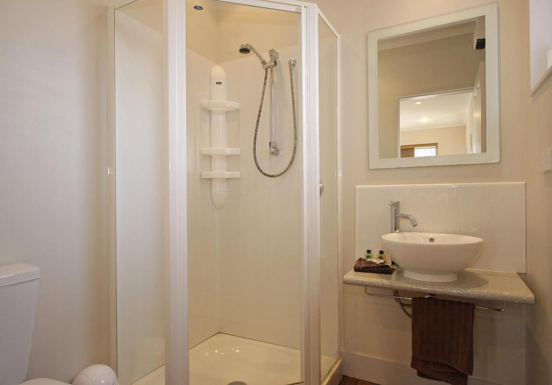 Big Five Motel 2 Bedroom Unit