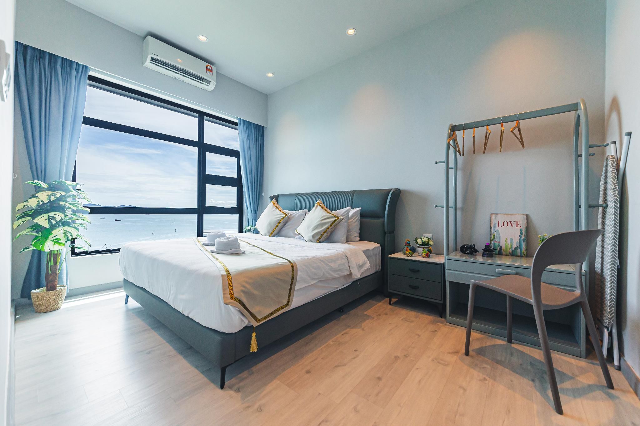 Superior Sea View Suite
