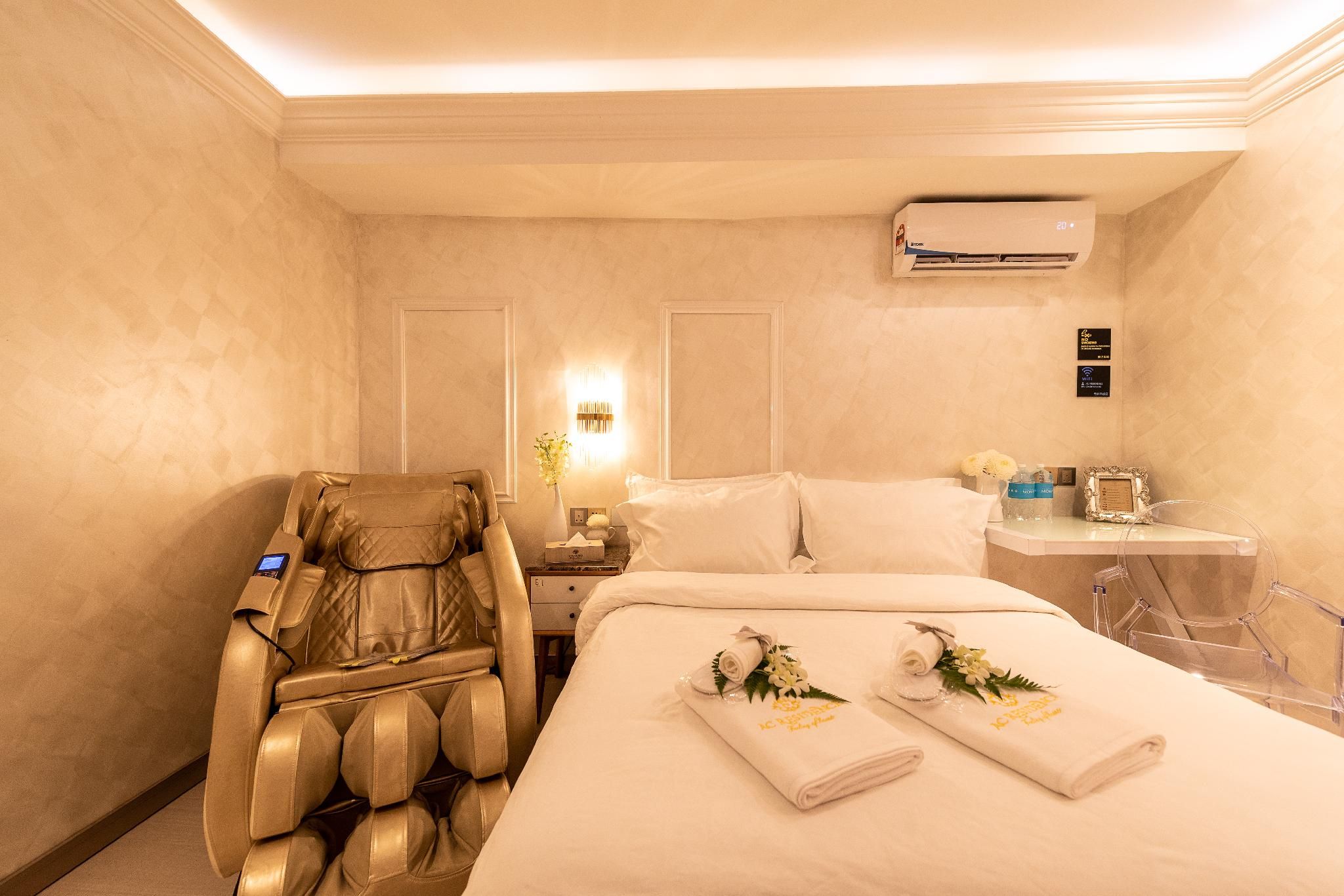 Queen Room