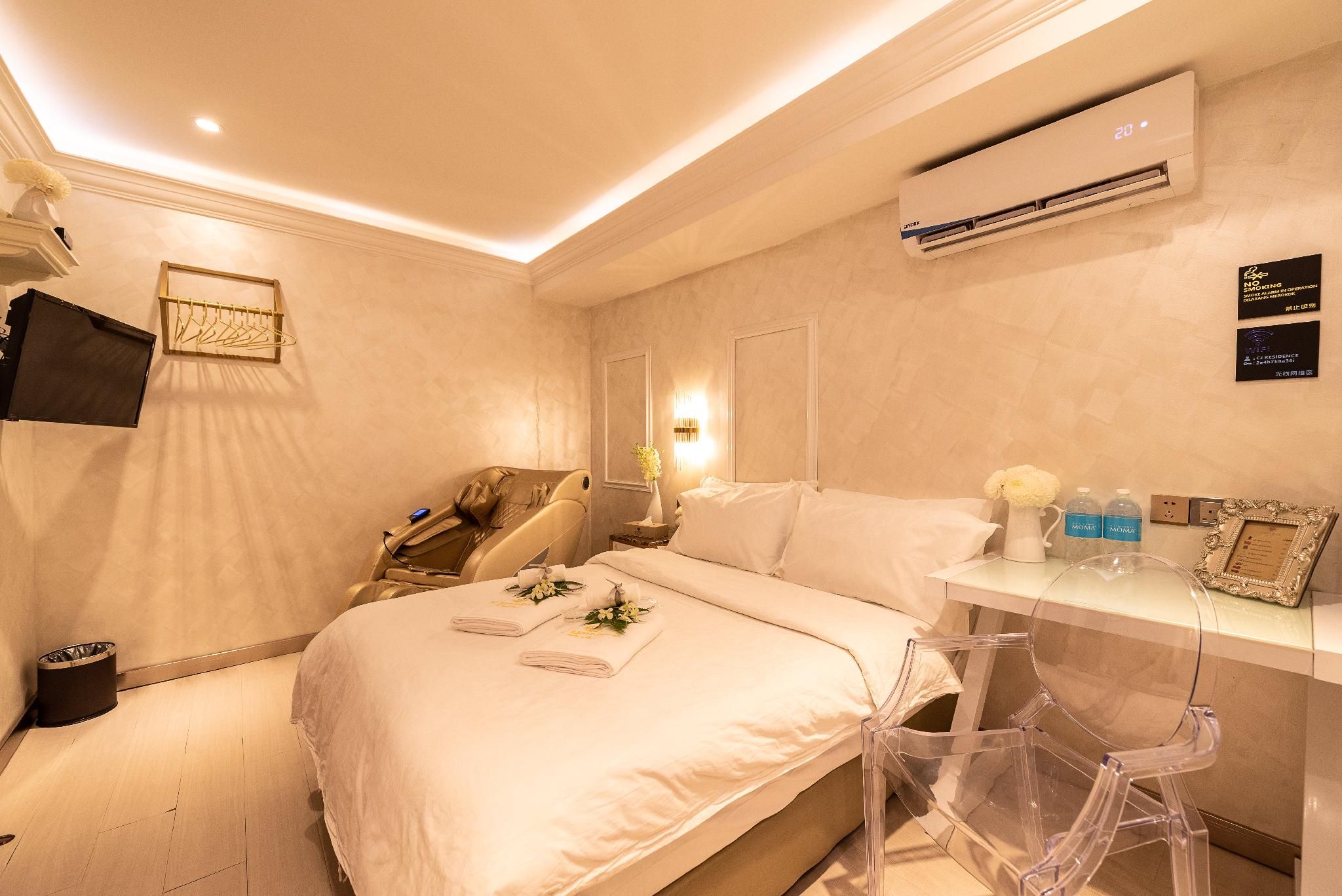 Queen Room