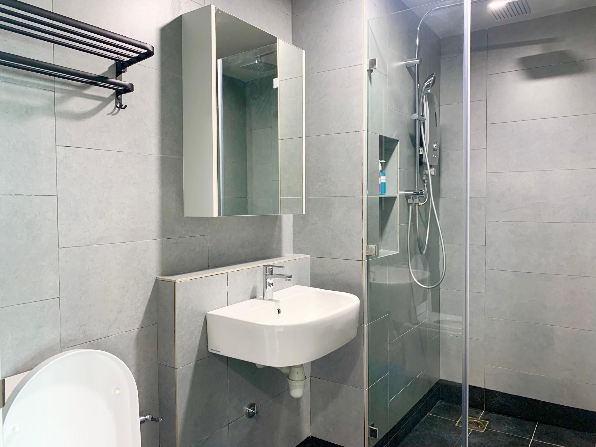 2-Bedroom Apartment for 5 Adults