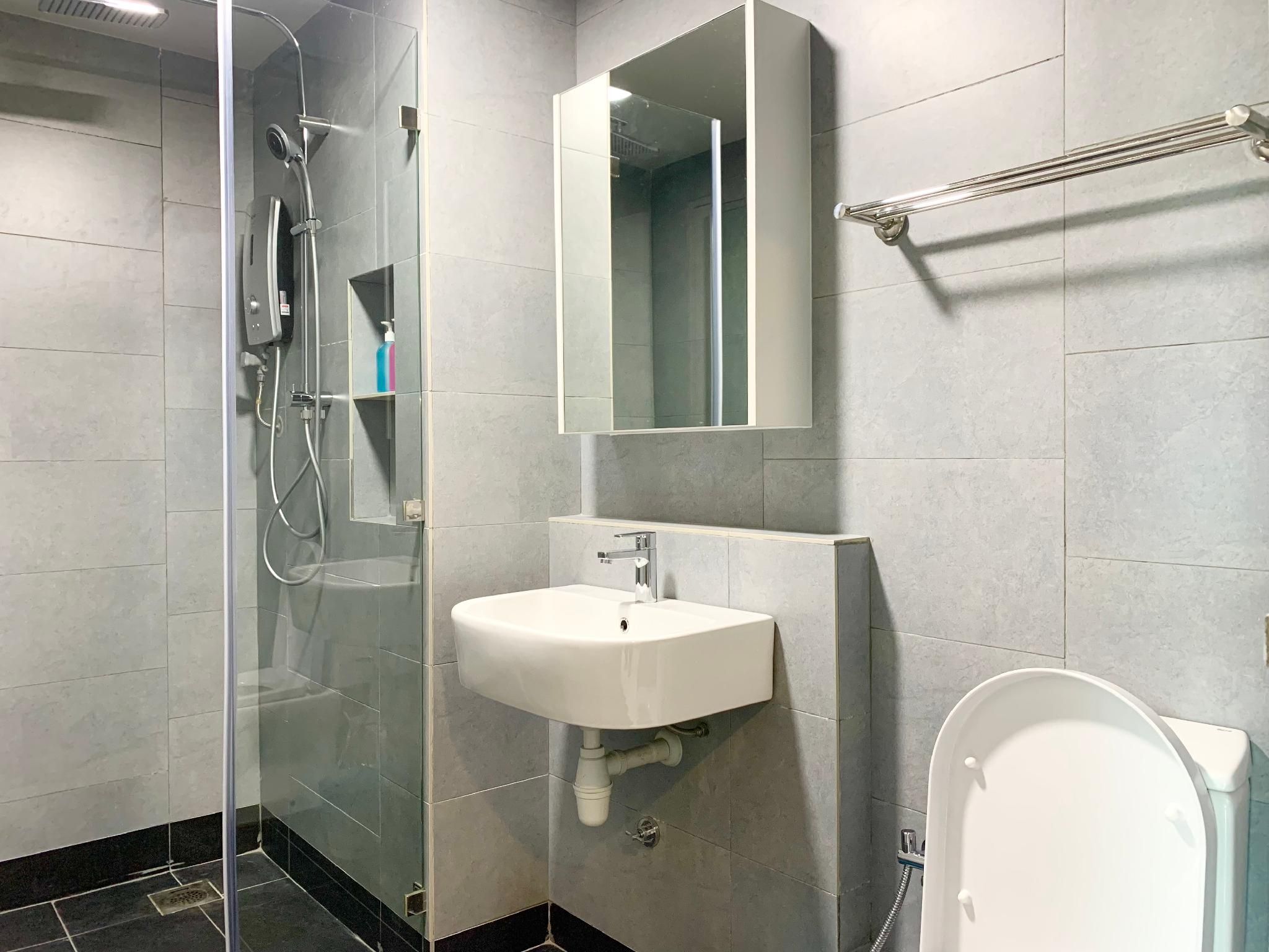 2-Bedroom Apartment with Kitchenette