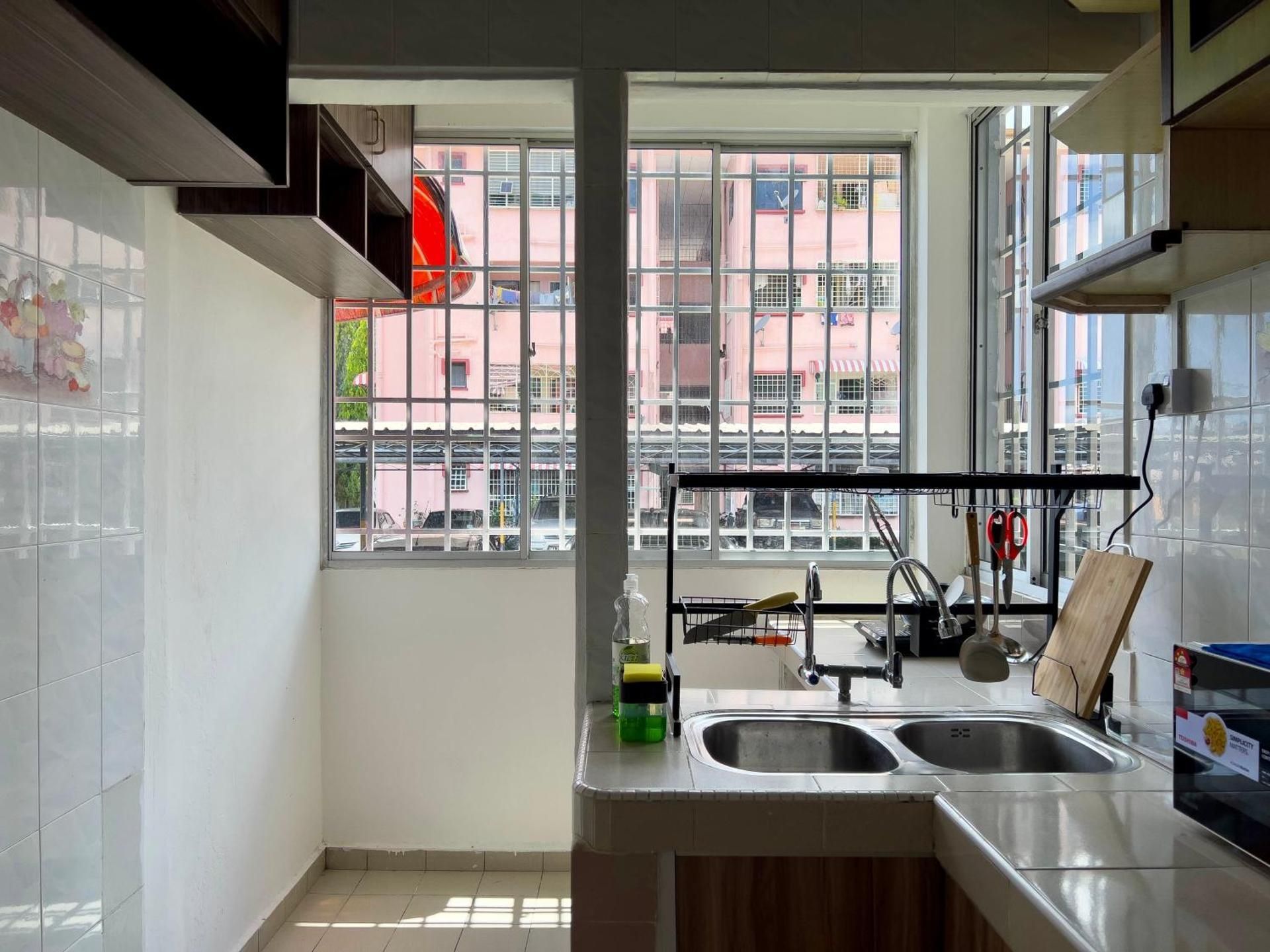 Three-Bedroom Apartment with Balcony