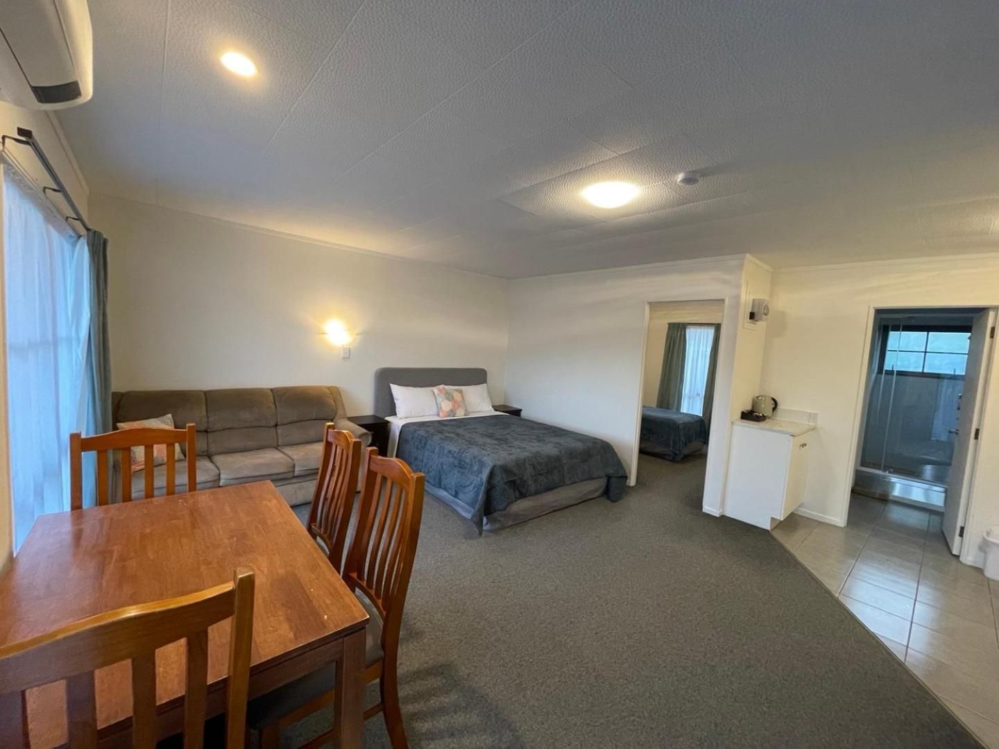 One-Bedroom Deluxe Apartment