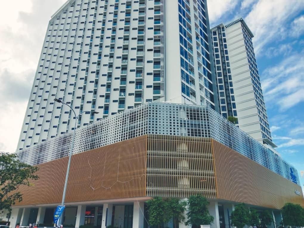 Seaview suite@The Shore Figures Kota Kinabalu 