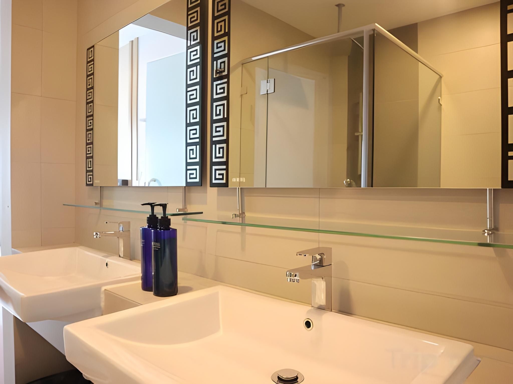 Premier 3 Bedroom Condo with Sea View (Non-smoking)