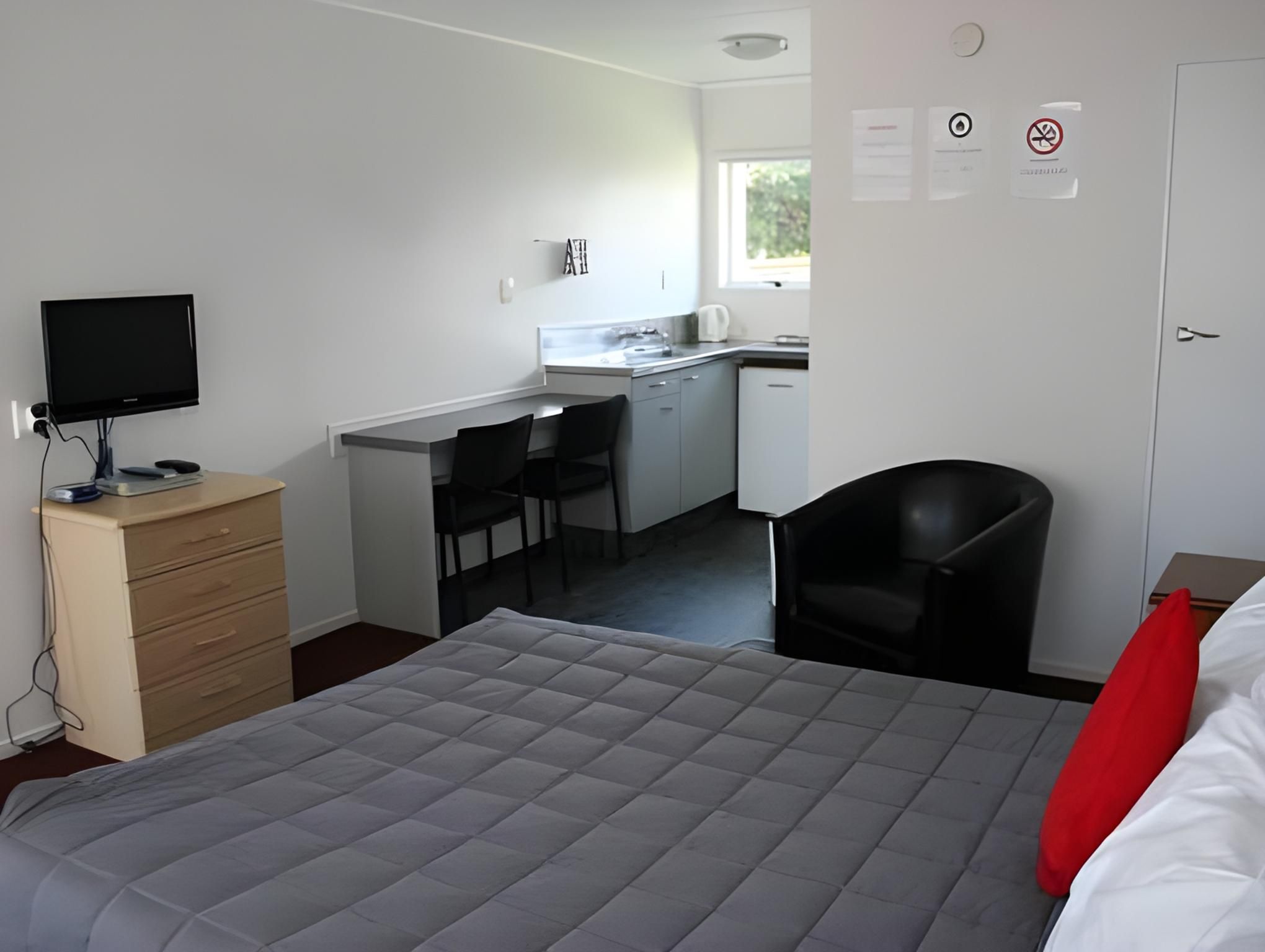 Single Studio Room