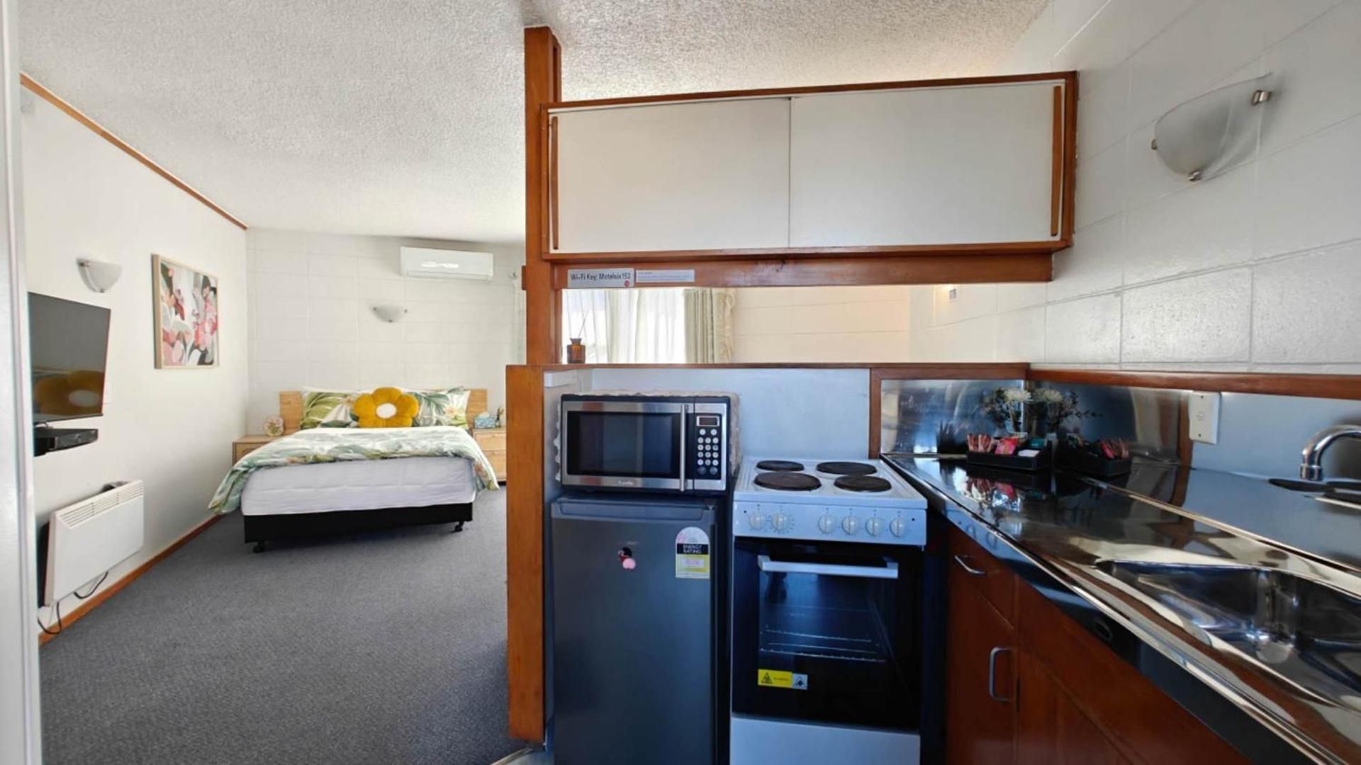 Superior One-Bedroom Apartment