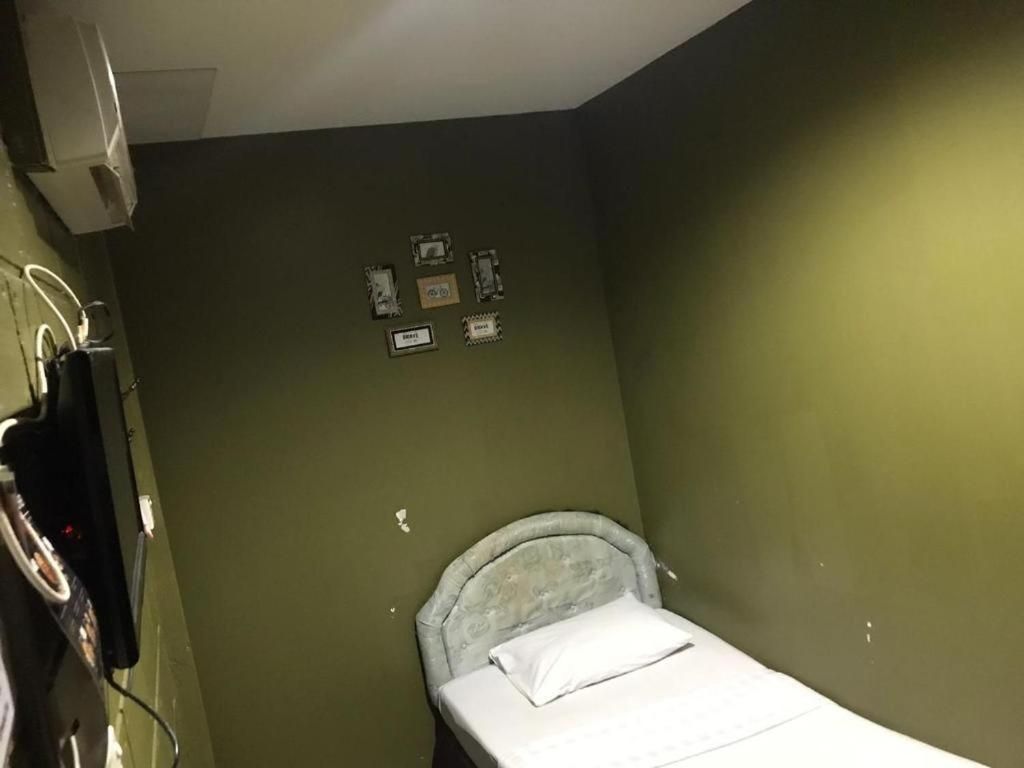 Single Room With Private Bathroom
