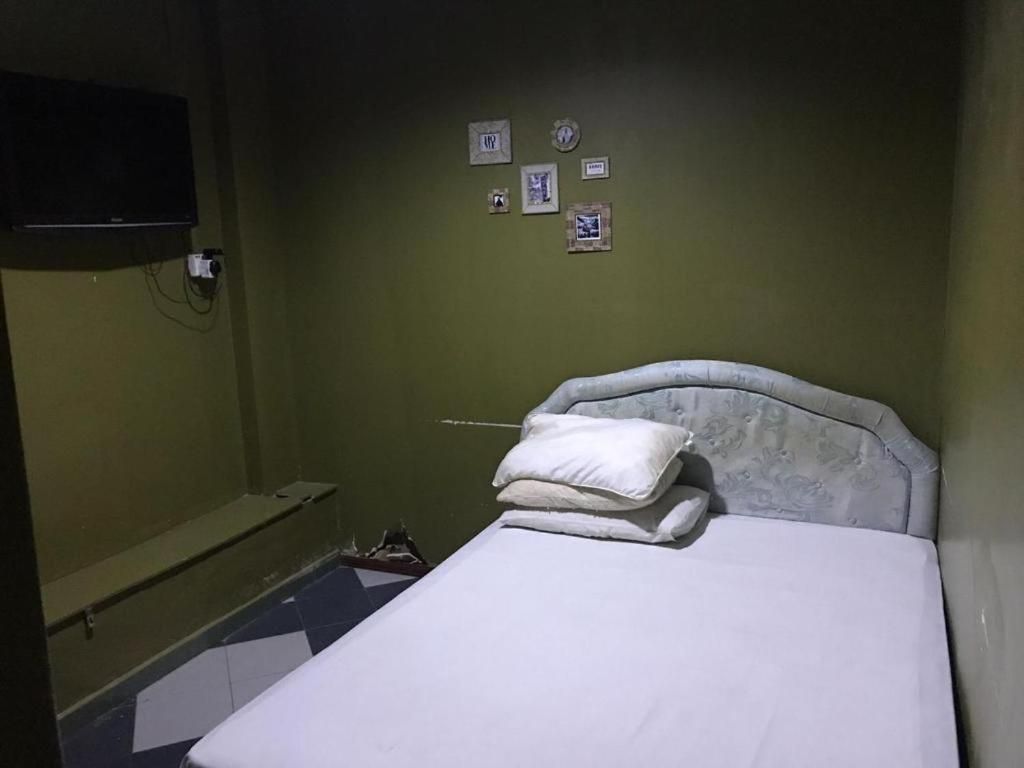 Single Room With Private Bathroom