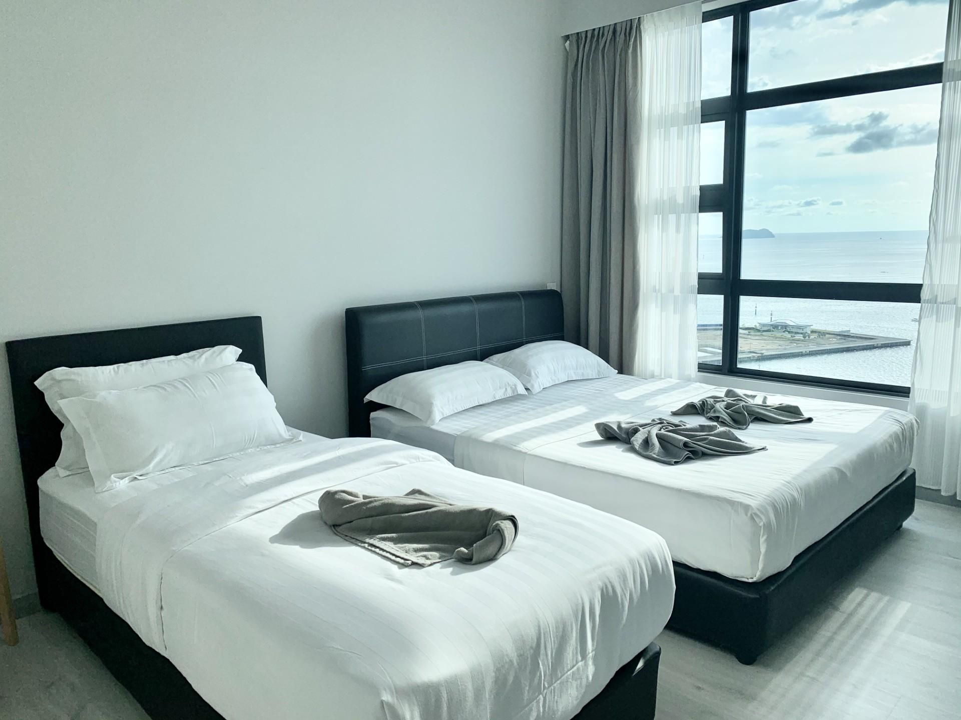 2-Bedroom Sea View Apartment for 5 People