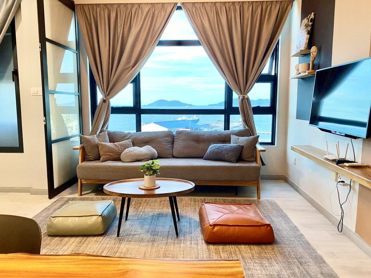 2-Bedroom Sea View Family Apartment