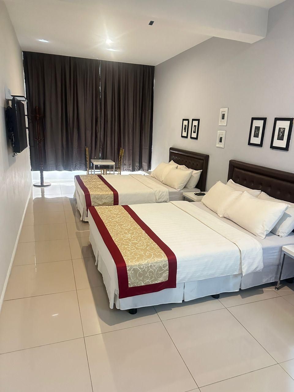 Deluxe Family Room