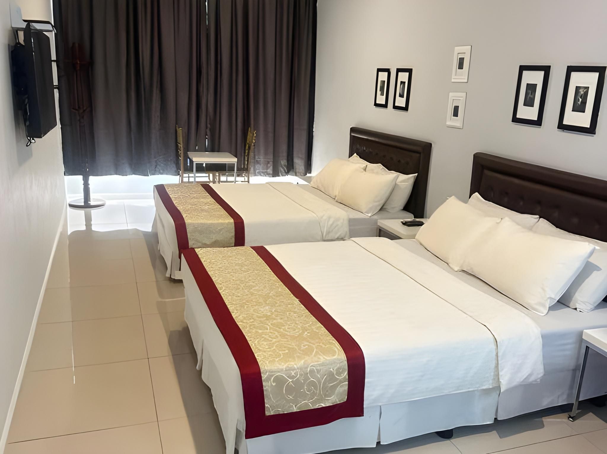 Deluxe Family Room