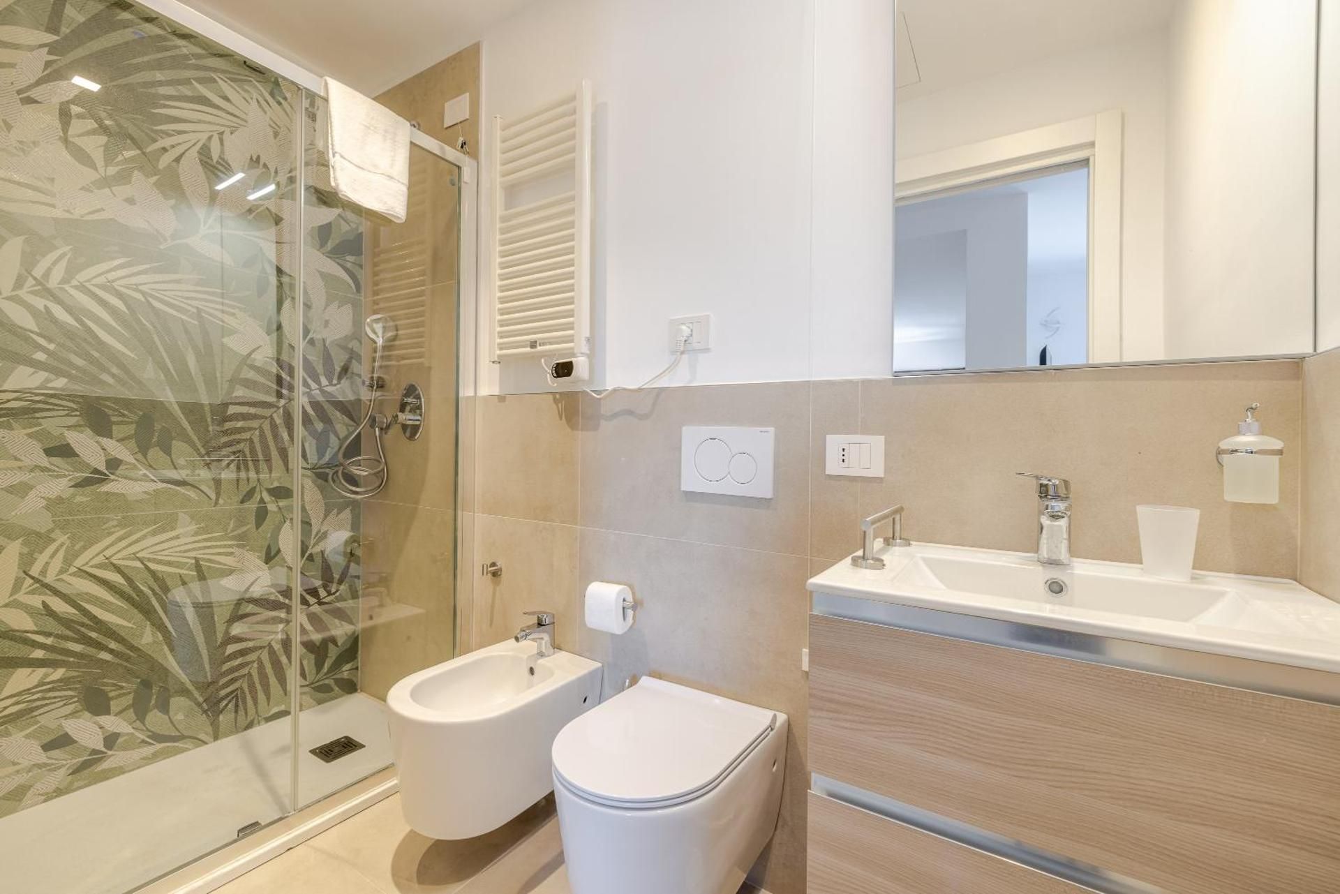 DandT HOME Quadruple Room with Private Bathroom 2