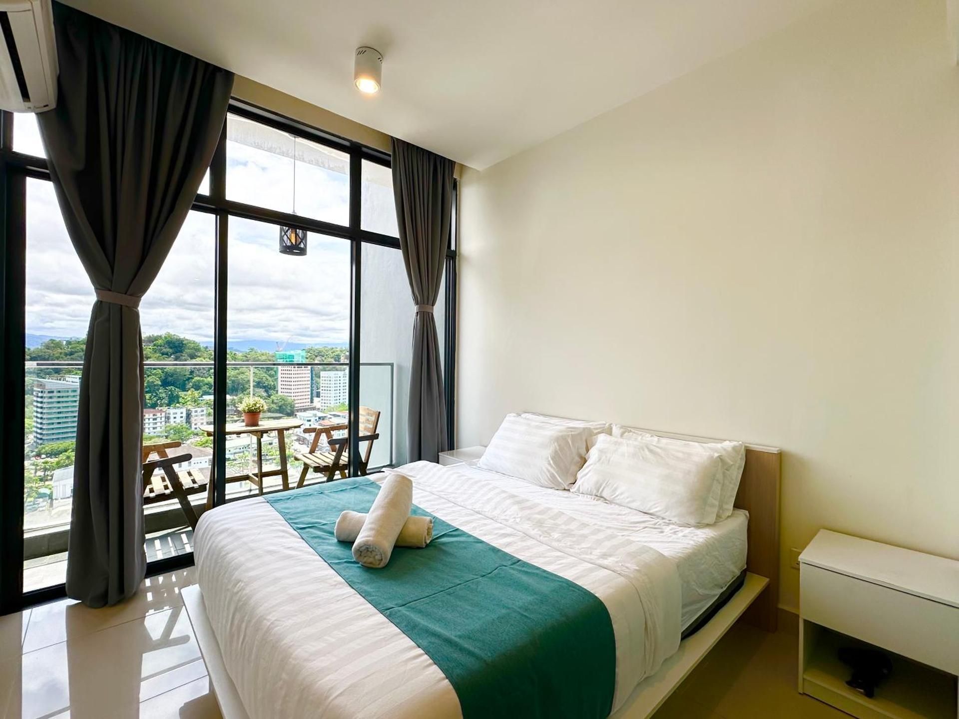 Two-Bedroom Apartment with City View
