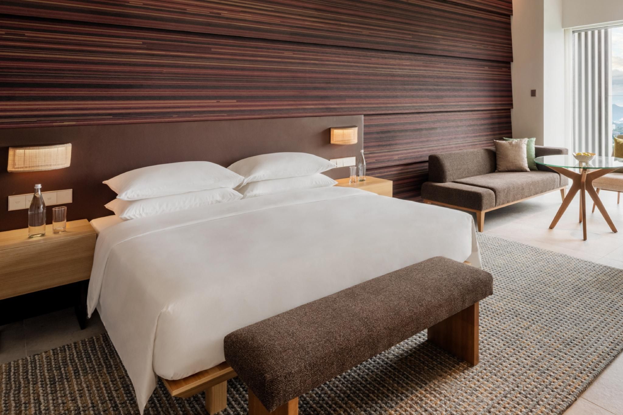 1 King Bed, Deluxe