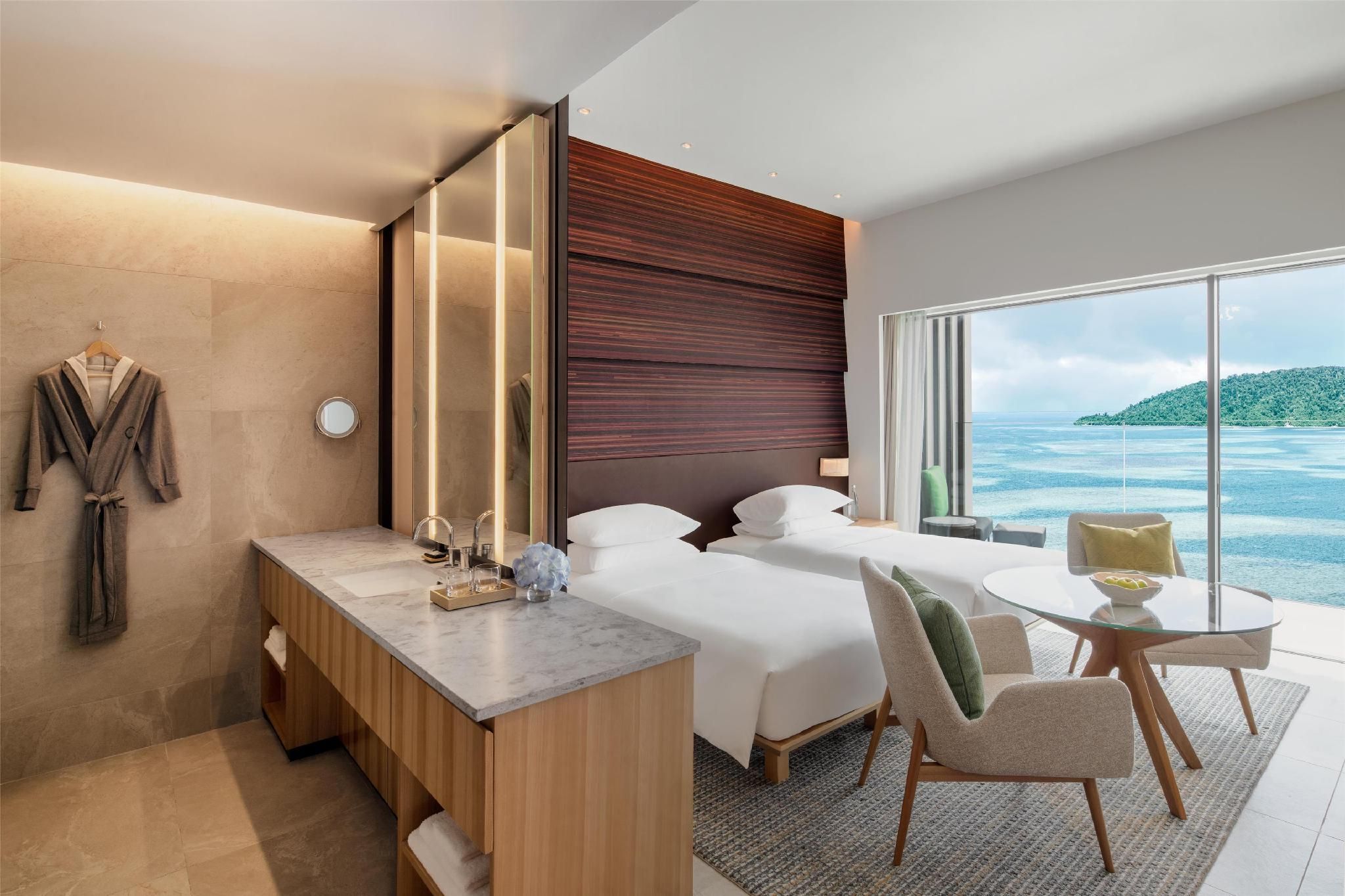 2 Twin Beds, Sea View